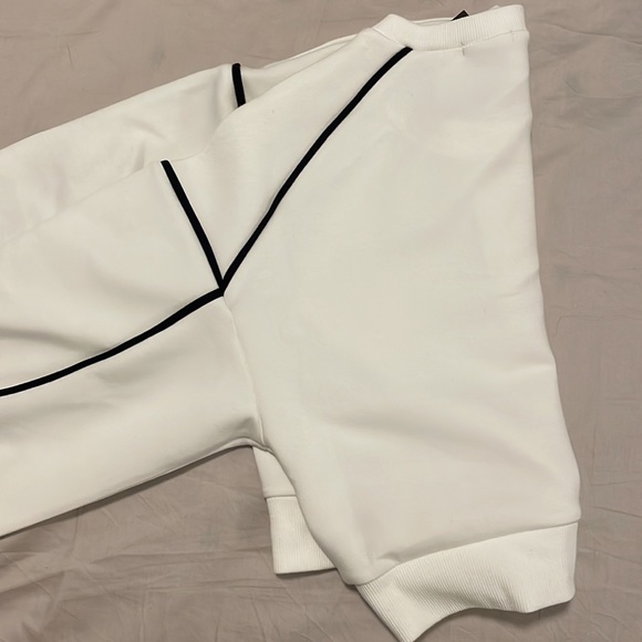 MICHI Crescent Sweatshirt BNWT cropped - Picture 4 of 5